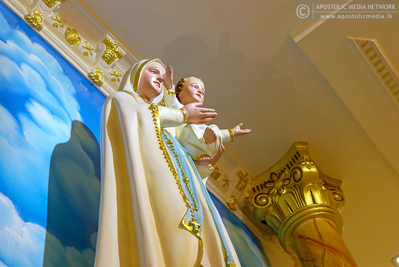 Blessed Virgin Mary statue